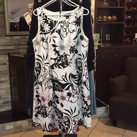 Jessica Howard Dresses & Skirts - Jessica Howard Sundress good condition